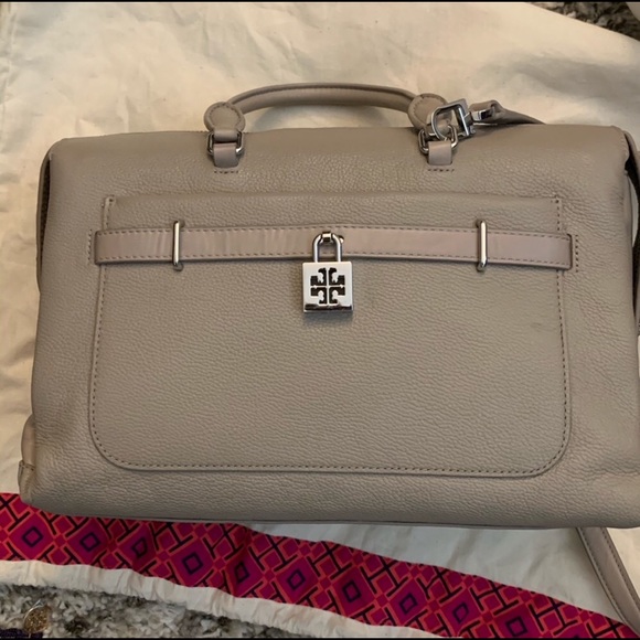 Tory Burch Handbags - Tory Burch DoubleT Padlock